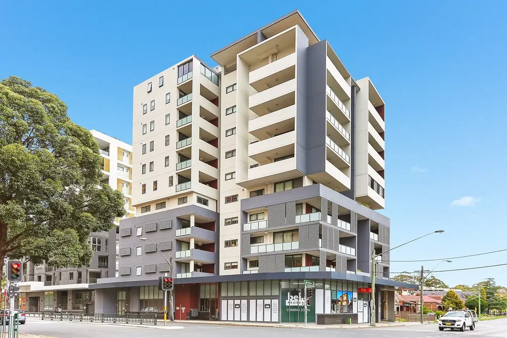 Stylish apartment offers modern living and absolute convenience