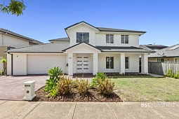 241 Sanctuary Lakes North Boulevard, Point Cook