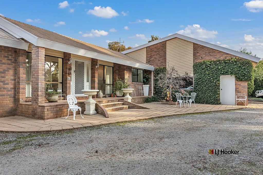 Moama 4房  A Rare Riverfront Retreat – Welcome to 5 Maidensmith Drive, Moama