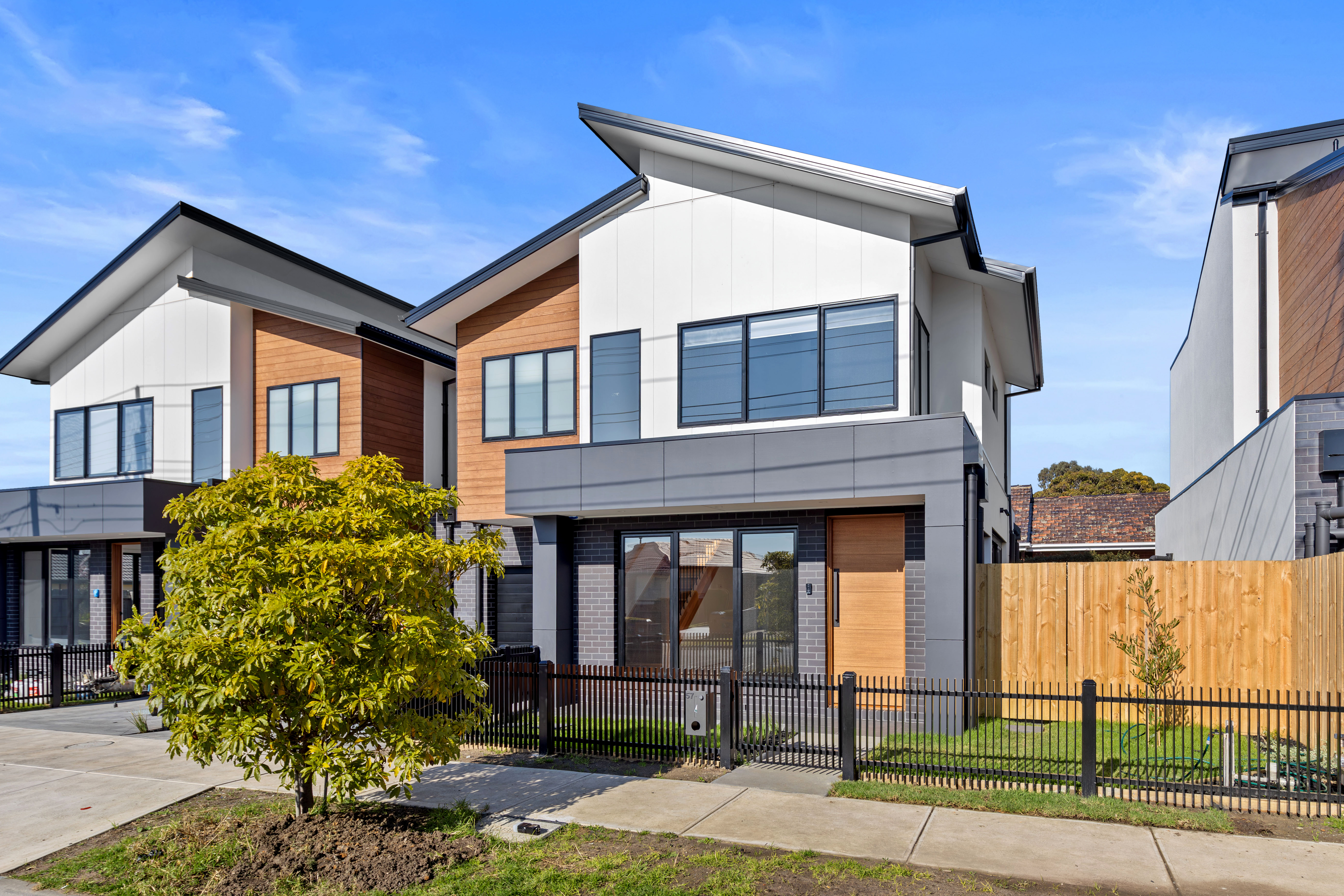 57 CHARMAINE AV, AVONDALE HEIGHTS VIC 3034, 0 Bedrooms, 0 Bathrooms, Townhouse