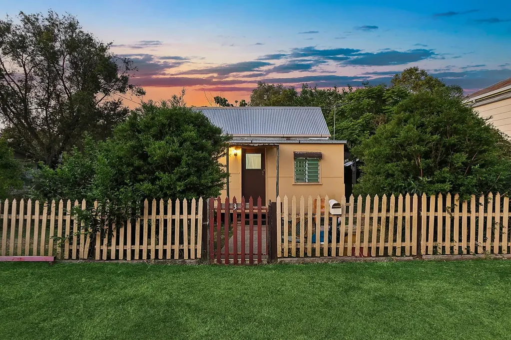 Mount Morgan 2房  Charming Cottage with Space, Character & Potential