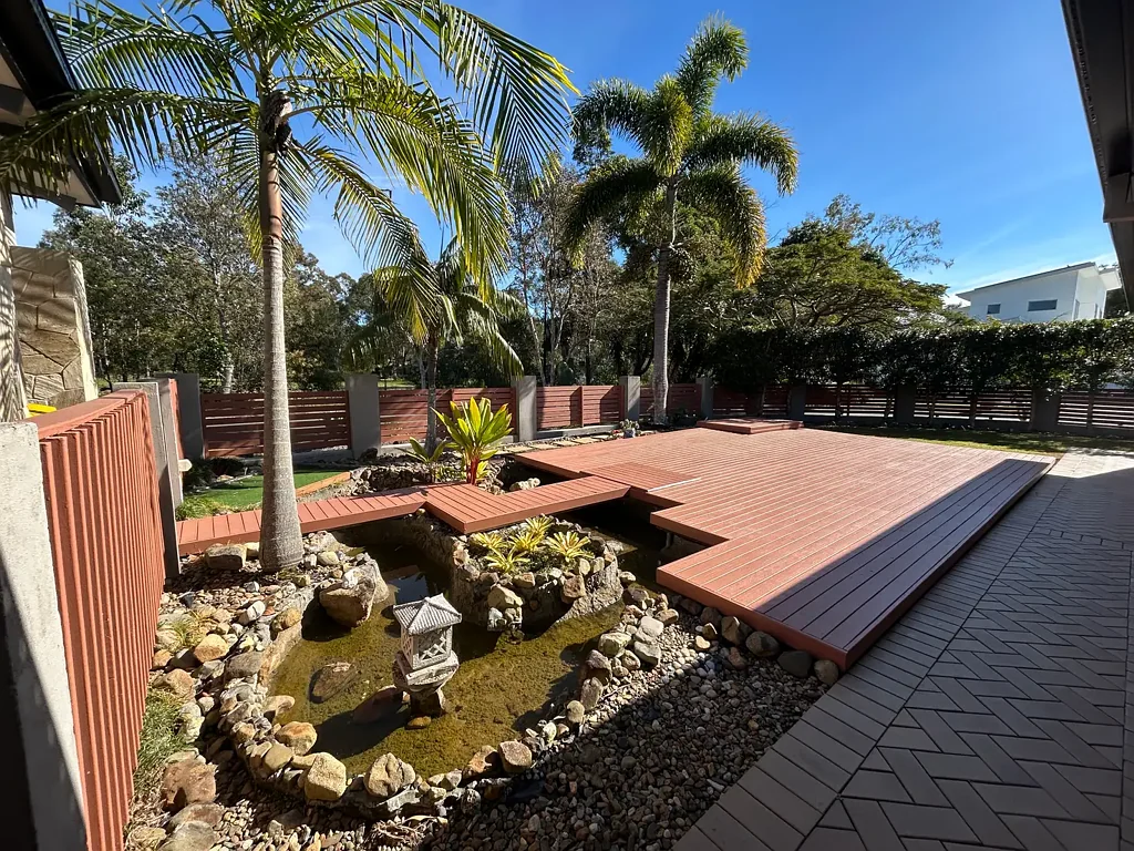 A TOUCH OF LUXURY - WAKERLEY FAMILY HOME