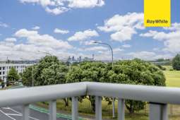 A306/130 Anzac Street, Takapuna