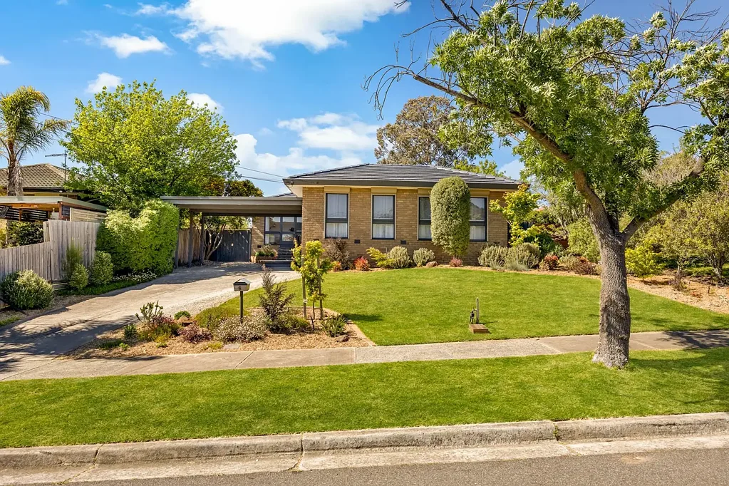 Sunbury 3Kwarto Light-Filled Family Ease in a Leafy Setting