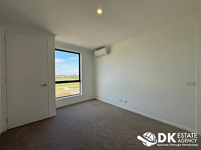 27 Lucent Avenue, Wollert, VIC 3750, 3 habitaciones, 2 baños, Townhouse
