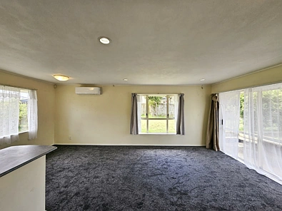 8 Walter Little Way, Flat Bush
