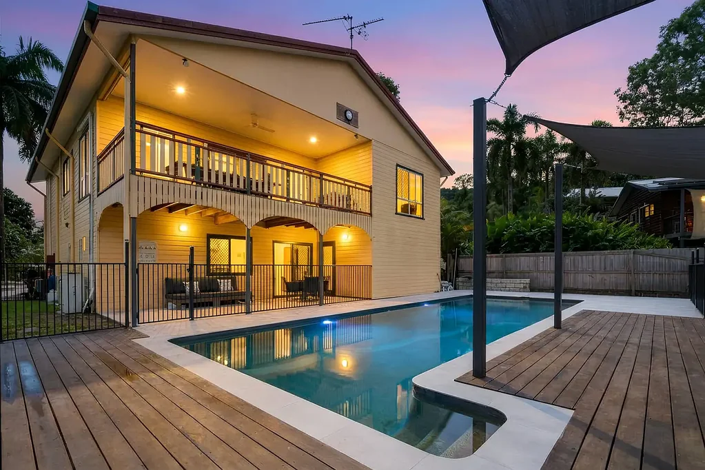 Brinsmead 5房  Elevated Living with Pool, Views, Triple Garage & Multi-Gen Flexibility