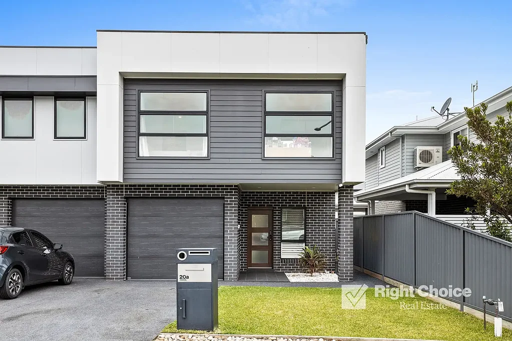 Stream Hill 3Moenga Modern Torrens Title Home with Escarpment Views