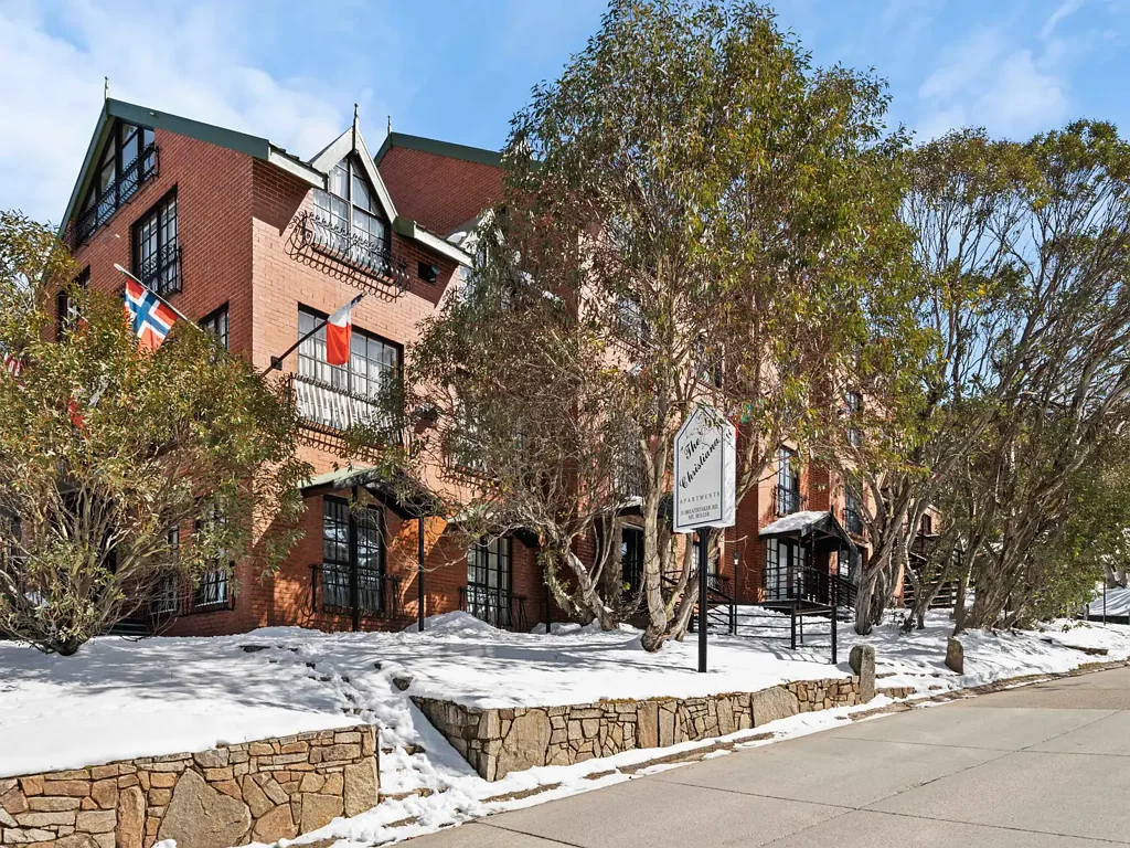 Mount Buller 3房  Spacious Alpine Elegance in Sought-After Position