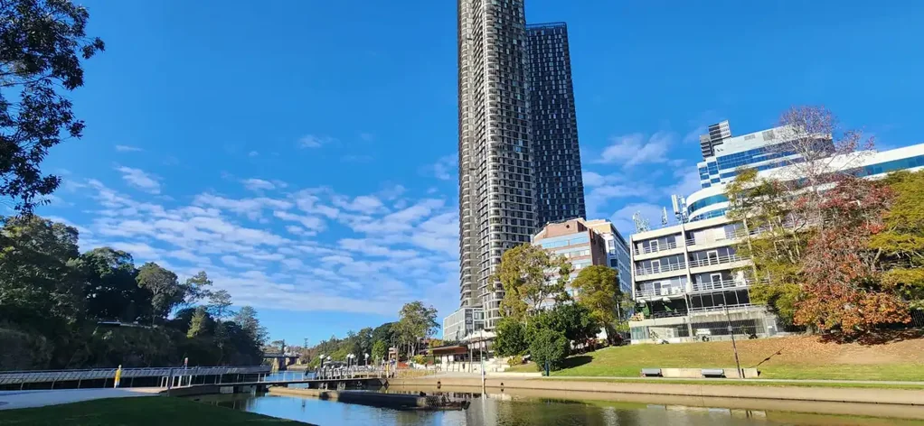 Riverside Executive Living with Panoramic Views...