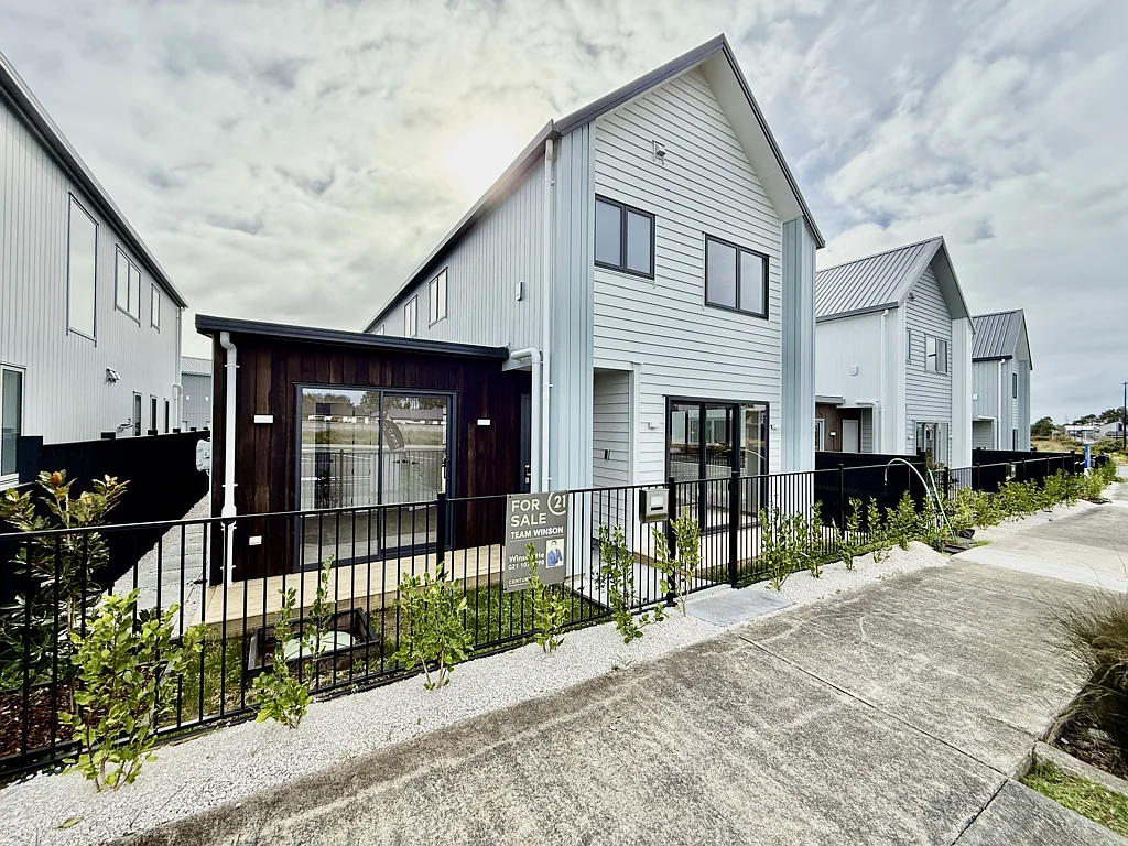 Kumeu 4房  Stand Alone, Two En Suites ! Plenty of Parking !