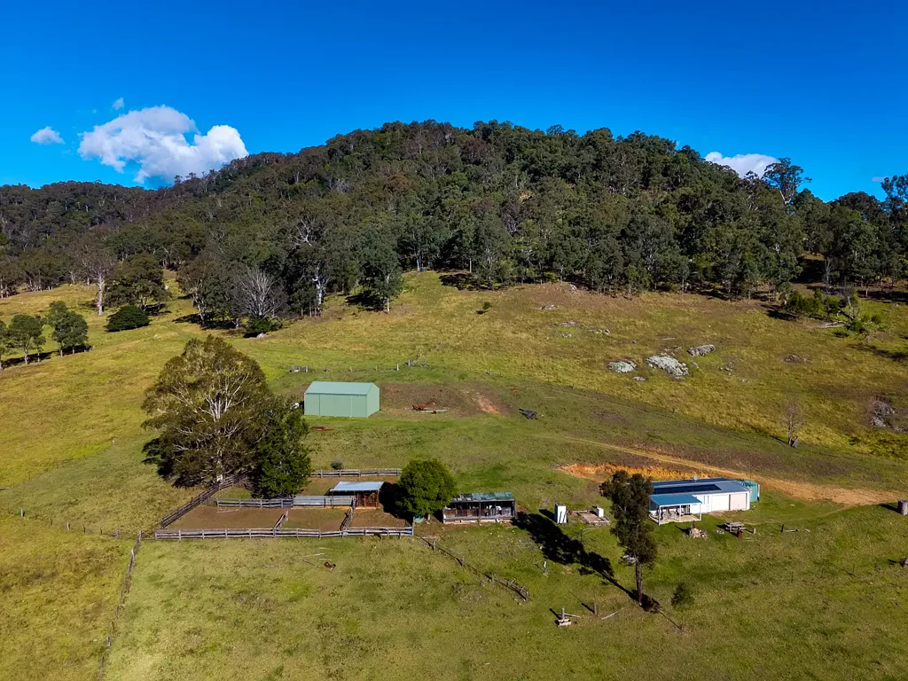 Candelo 3غرفة نوم Approx. 480 Acre Lifestyle Holding with Water Security & Grazing Capacity