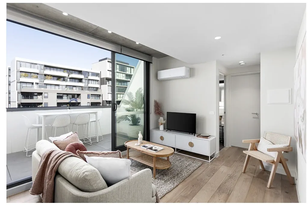 Two-Bedroom Fully Furnished Apartment in the Heart of Prahran