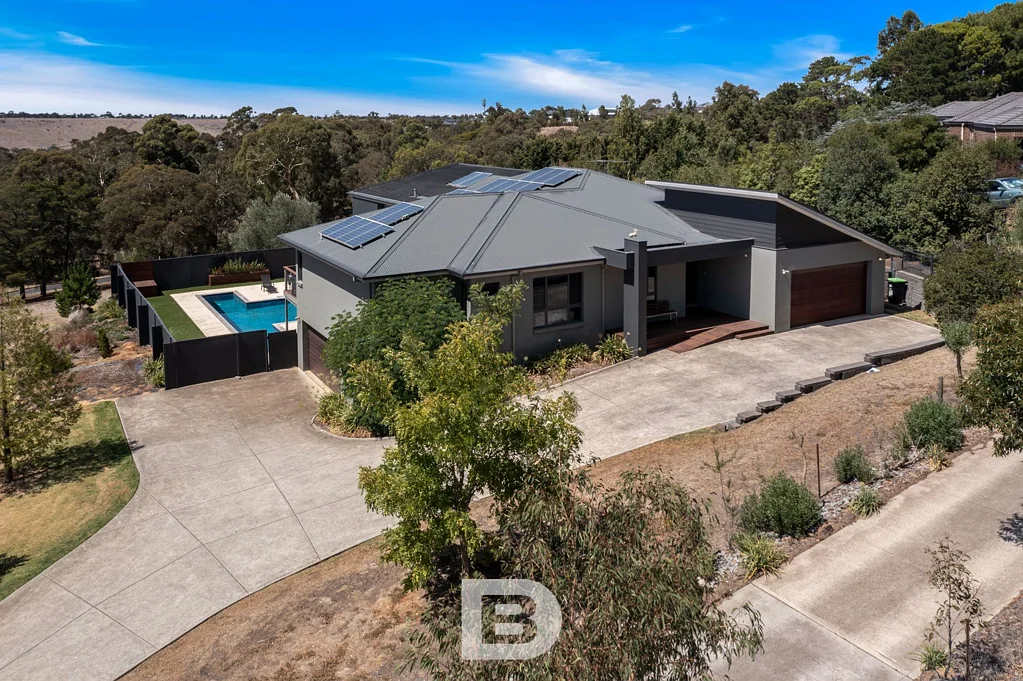 Sunbury 5 Bedroom Luxury, Space & Breathtaking Views