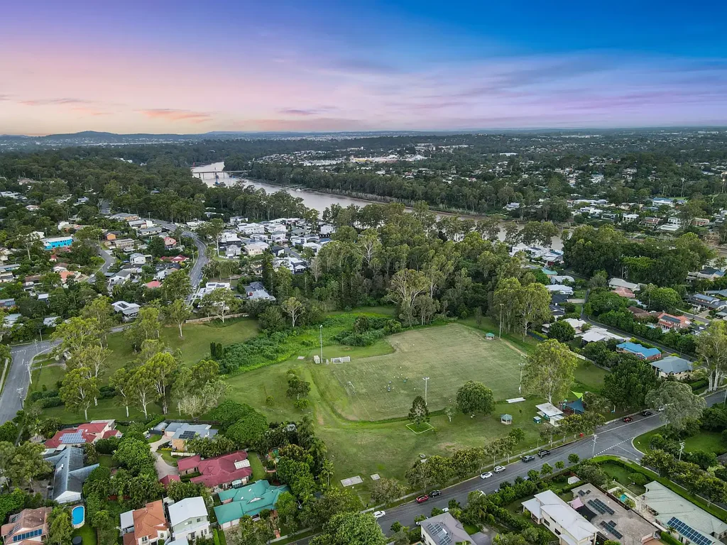 Kenmore 5ਬੈੱਡਰੂਮ Exquisite Kenmore Retreat: A 5-Bedroom Family Gem with Resort-Style Living