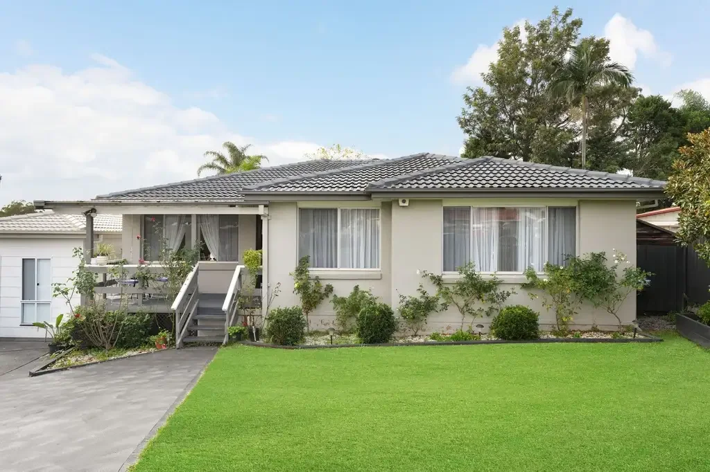 9 & 9A Solero Place, Eschol Park, NSW 2558