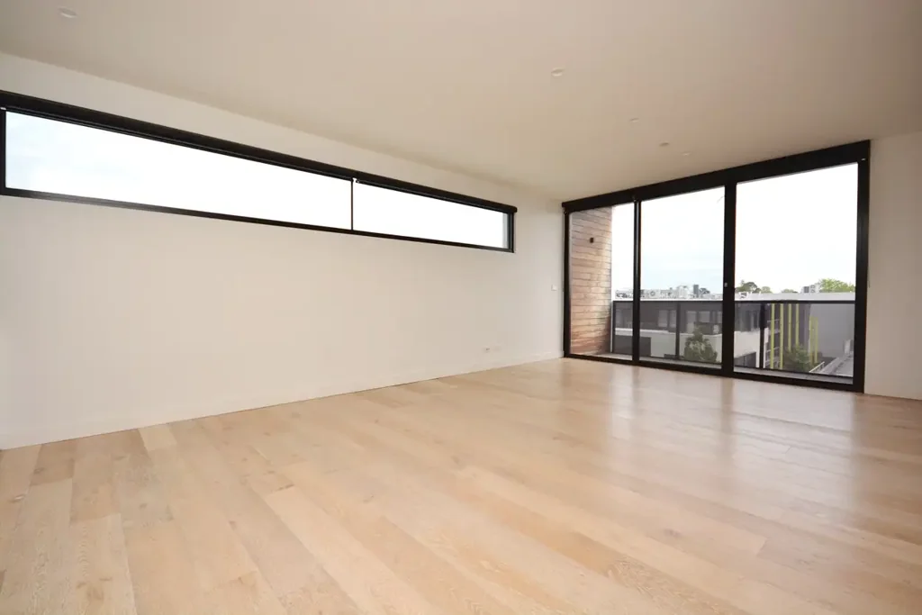 Two bedroom apartment in sought after location!