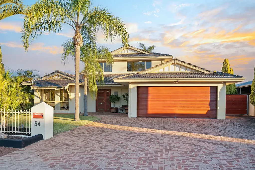 54 Crystaluna Drive, Golden Bay, WA 6174