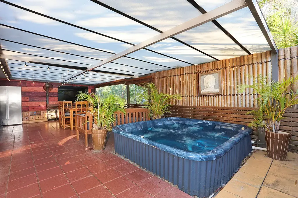 Coombabah 2 Slaapkamer Peaceful Creekfront Duplex With Outdoor Oasis