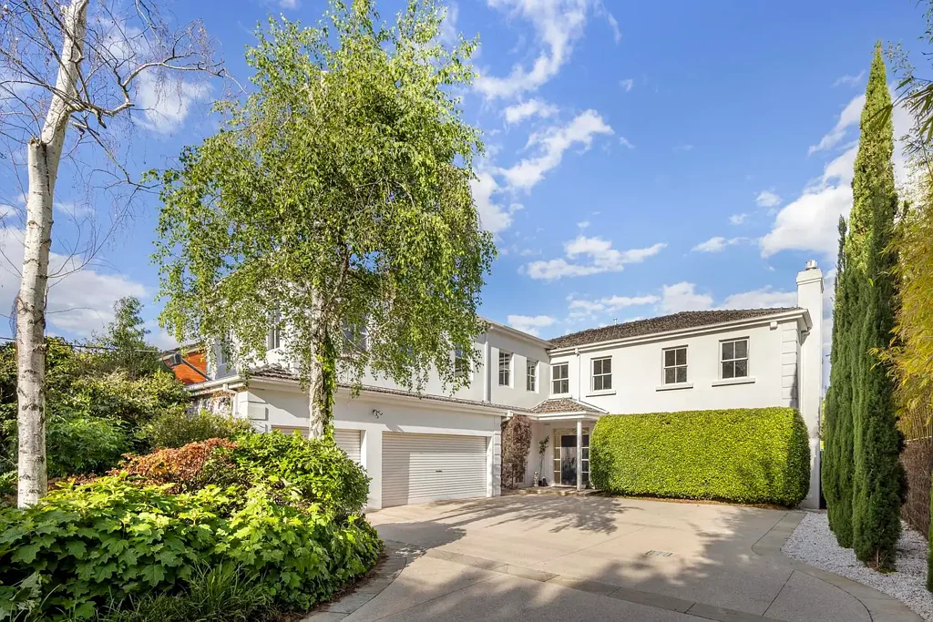 Malvern 5 Slaapkamer A landmark residence of lasting elegance