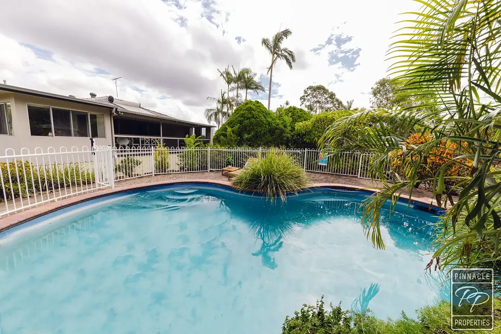 5 Magnet Close, Riverhills, QLD 4074