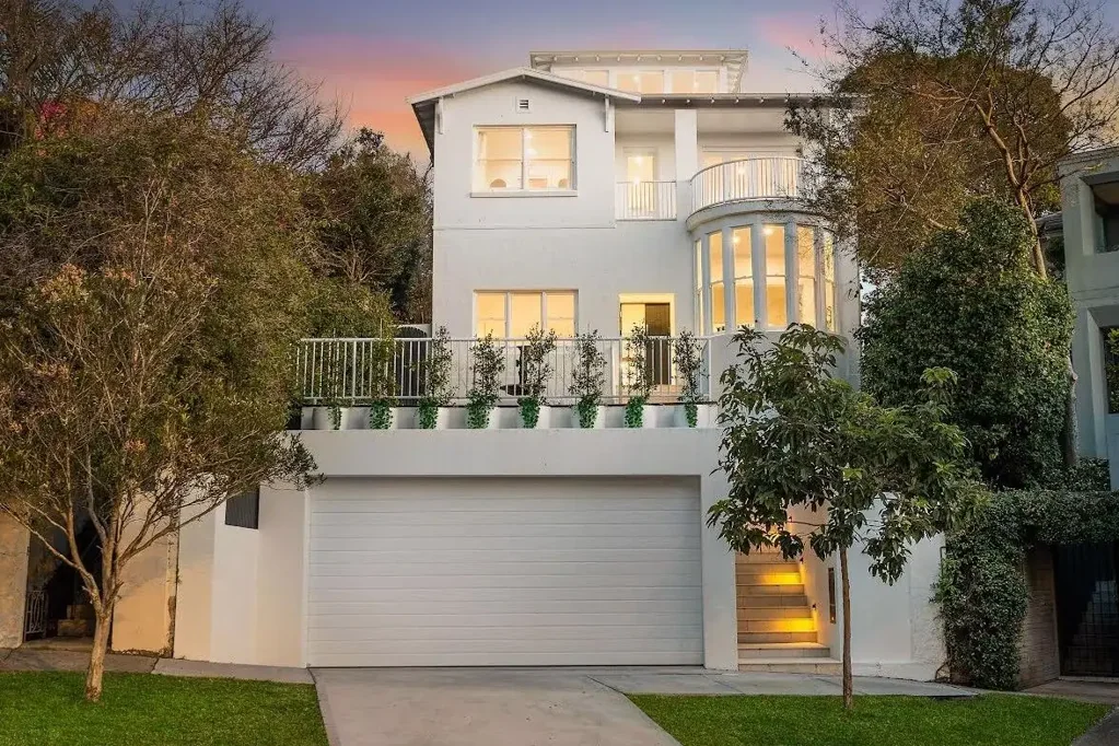 Bellevue Hill 5 Bedroom The 'Grande Dame' of Bellevue Hill - Timeless Elegance with Iconic Harbour Views