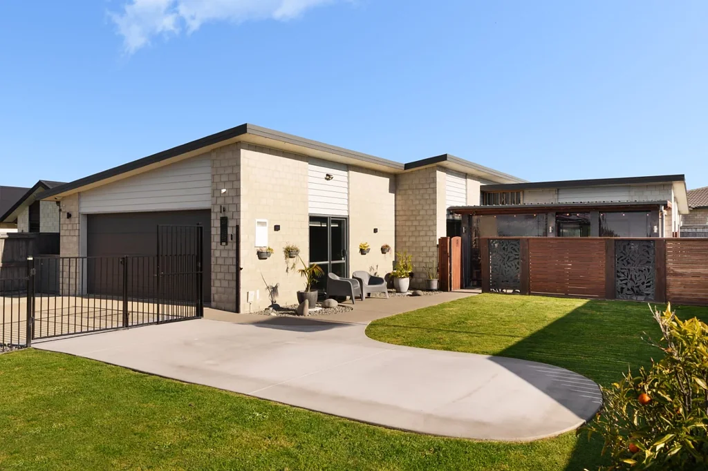 Papamoa 4ਬੈੱਡਰੂਮ Enquiries Over $999,000