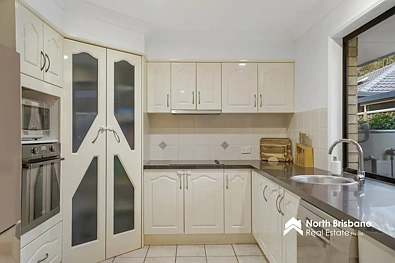 Kusina - 5 DEE CT, BRAY PARK QLD 4500