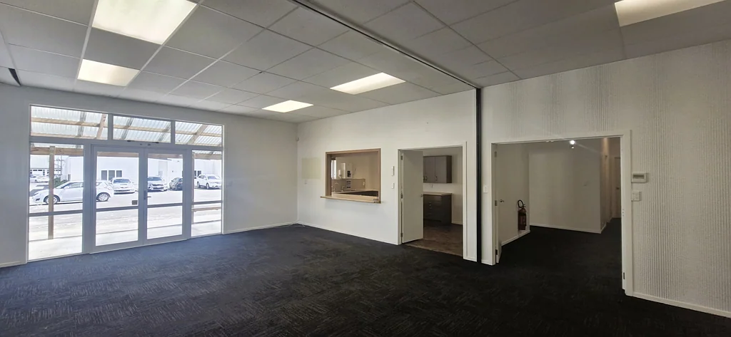 Morrinsville 580sqm + ample parking - perfect for your business