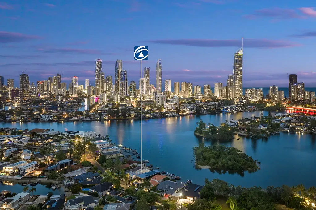 Surfers Paradise 4Habitaciones A Rare Waterfront Opportunity with Iconic Skyline Views