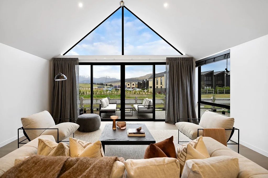 Jacks Point 4कमरा Designer home and income!