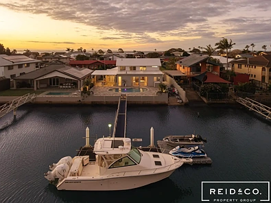 Newport 5 Slaapkamer Bespoke Waterfront Luxury with High Mast Canal Access