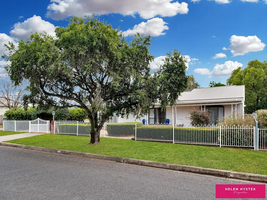 6 Edgeroy Street, Tamworth, NSW 2340