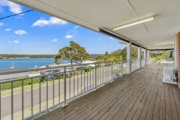 77 Alkrington Avenue, Fishing Point