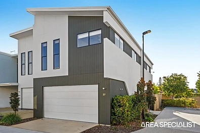 Helensvale 4Zimmer NOW VACANT and READY TO MOVE IN