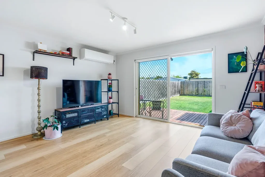 Altona Meadows 2ห้องนอน Stylish Single Level Spaces
