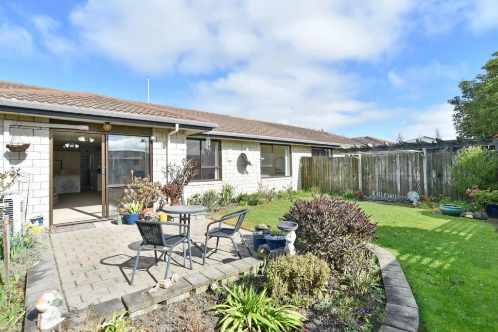 2/7 Cassidy Place, Belfast, Christchurch City