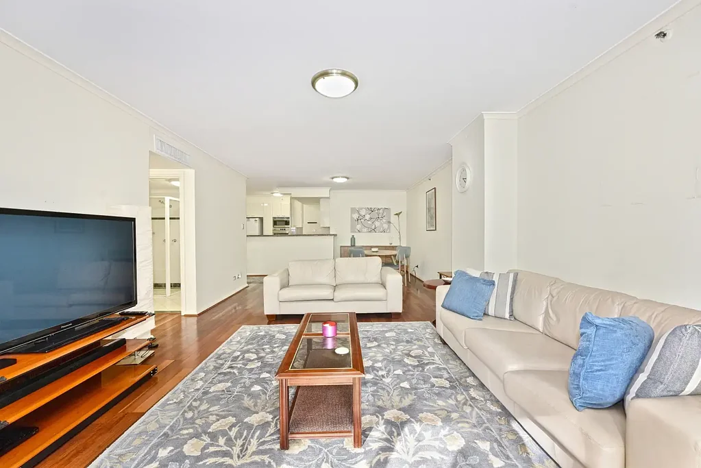 Apartment In The Heart Of The City in Millennium Towers With Secure Parking