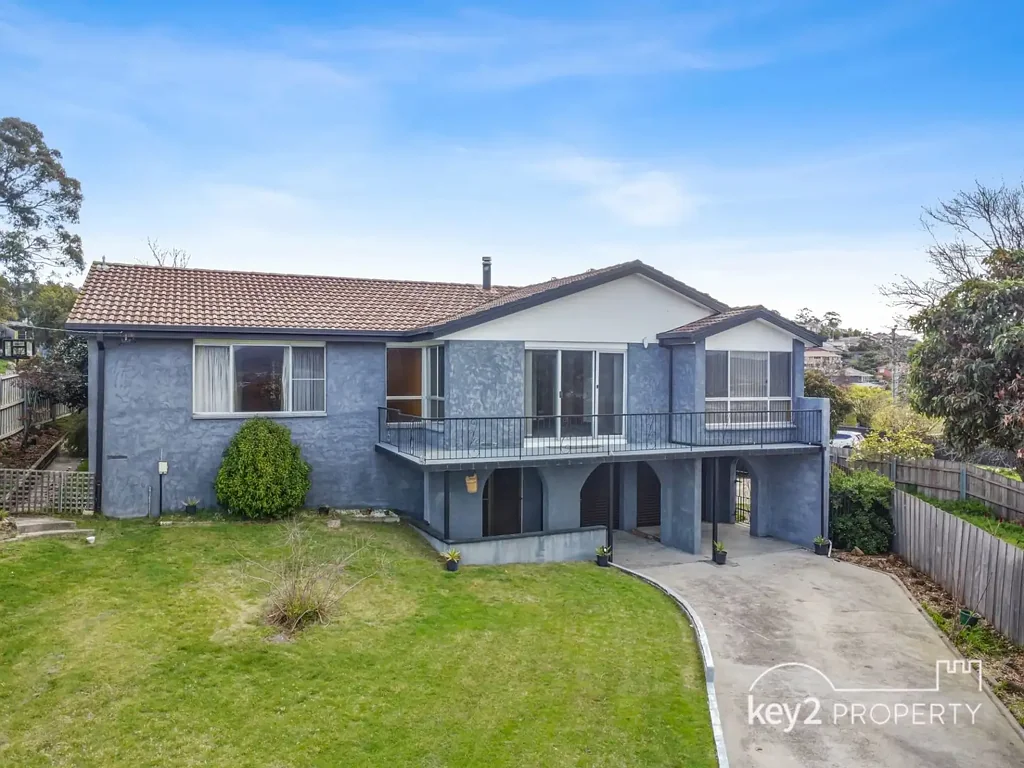 Spacious Family Home with Scenic Views