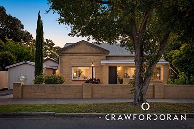 West Croydon 4ਬੈੱਡਰੂਮ A 1930s Classic with A Fruitful Backyard and A Second Set of Keys