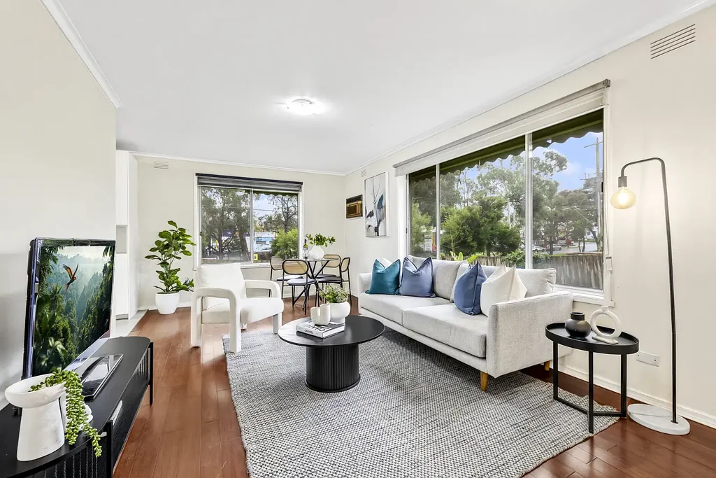 Ringwood 2房 翻新即住的现代居所 Renovated & Move-In Ready Modernity