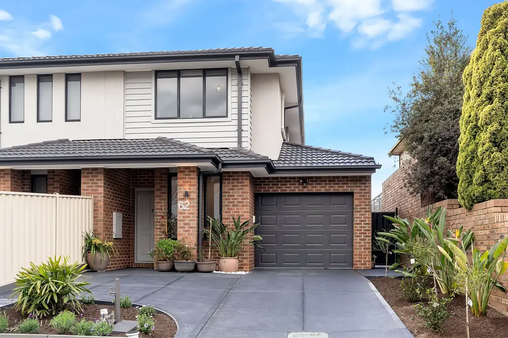 Modern 4 Bedroom home in the heart of Attwood