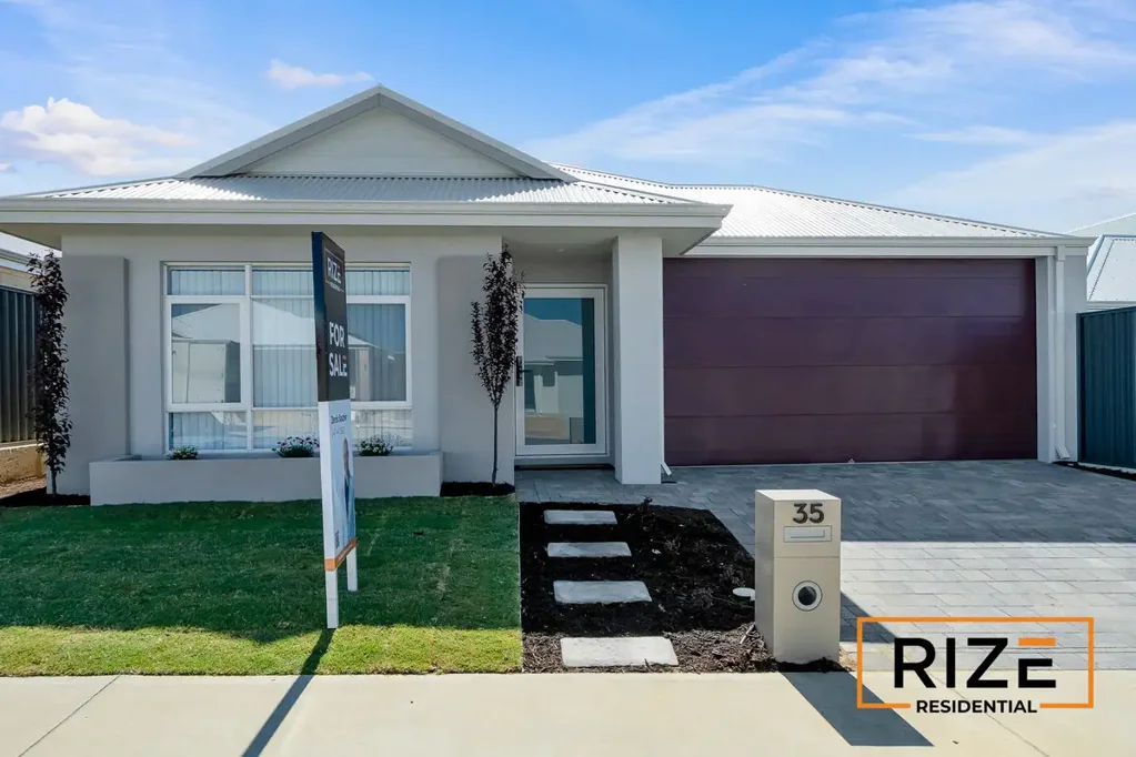 Sinagra 4બેડરૂમ Brand Spanking NEW!! Just in time for Christmas...