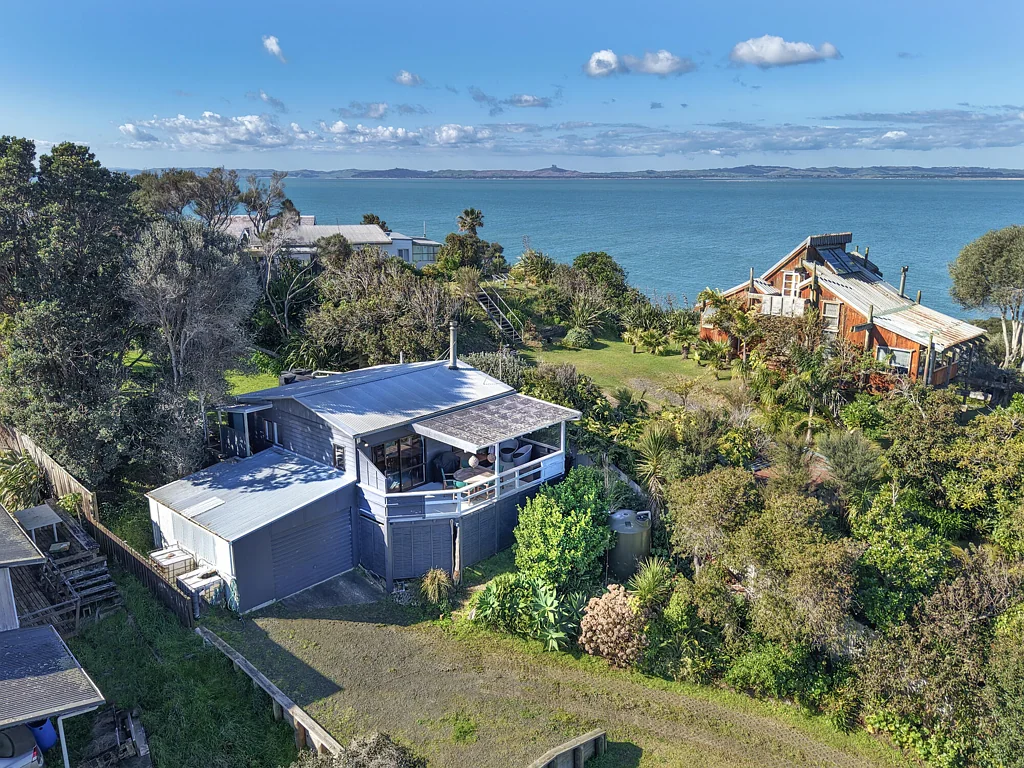 Pouto 1Zimmer Where Serenity Meets the Sea