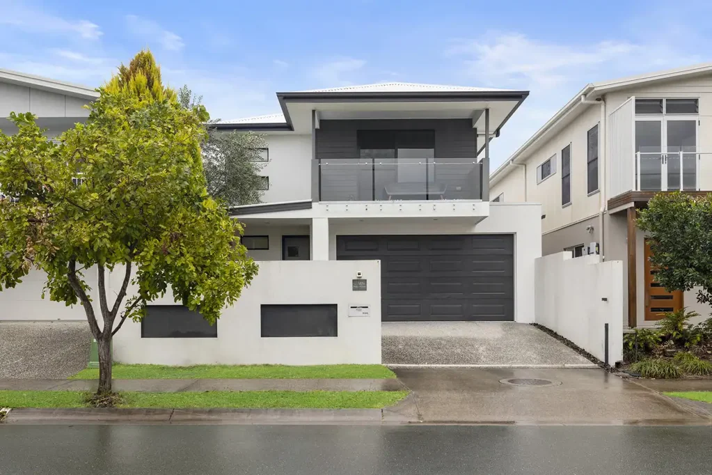Birtinya 4房  MODERN FAMILY HOME IN THE HEART OF THE KAWANA HEALTH PRECINCT
