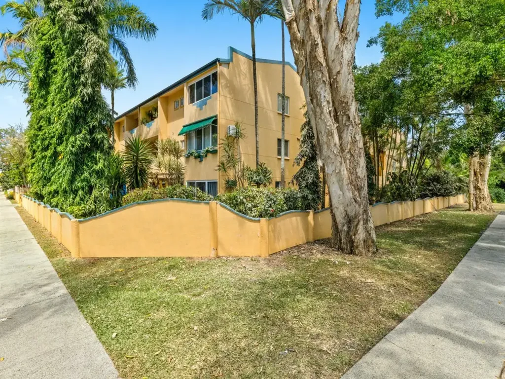 JUST MOVE IN
