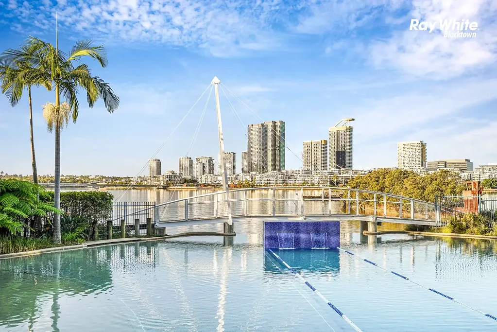 Wentworth Point 2 Bedroom Luxury Waterfront resort living