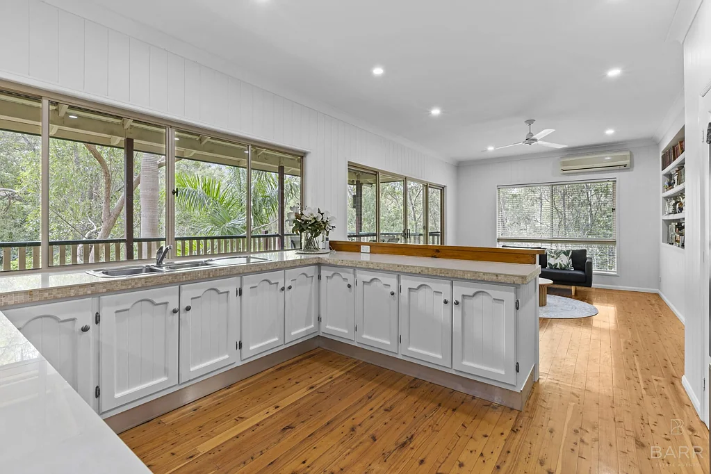 Karana Downs 4Moenga Private & Renovated Timber Retreat on Tranquil Bushland Acreage - 6976m2