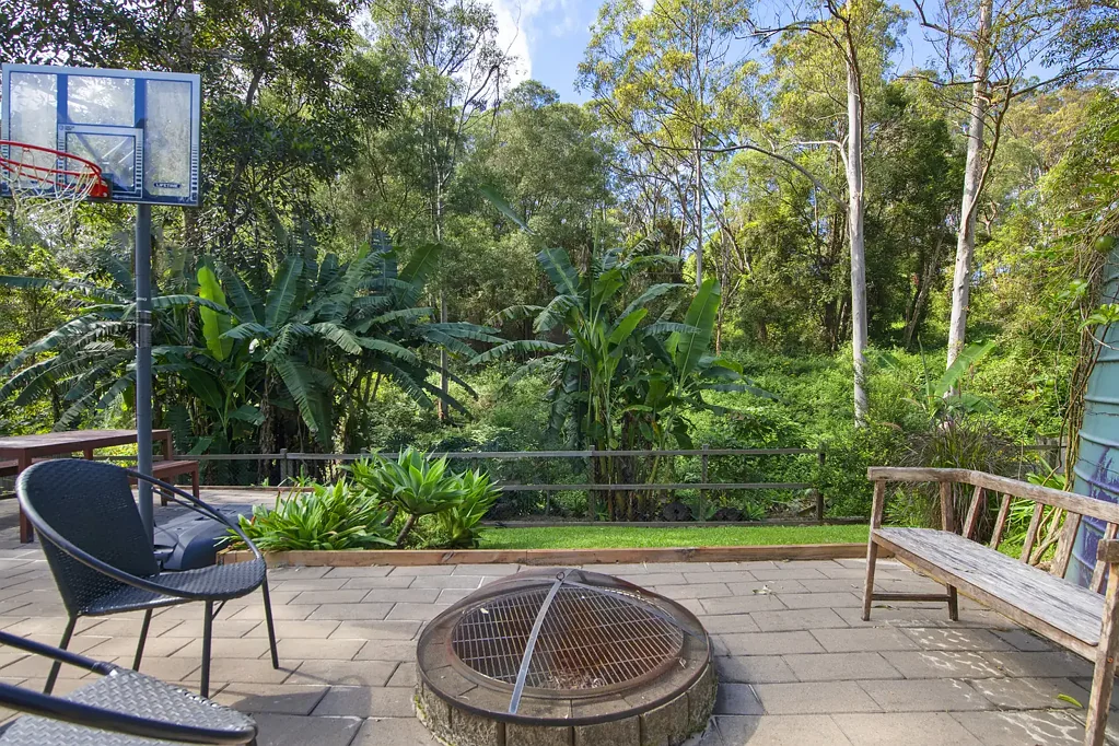 Lower Beechmont 3 Slaapkamer A Beautifully Presented Home in a Tranquil Mountain Setting