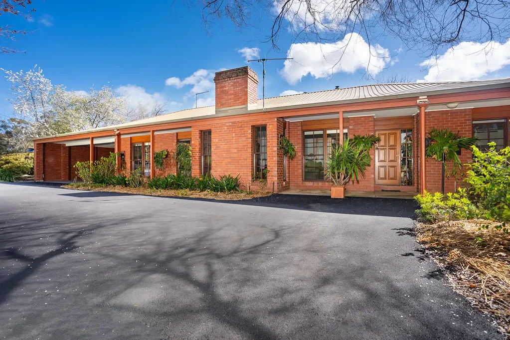 Huon Creek  Exclusive Lifestyle Retreat – 26.32 ha (65 Acres) 9km from Wodonga CBD